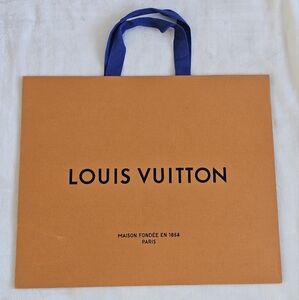 🔥🔥 Authentic Louis Vuitton Shopping Bags